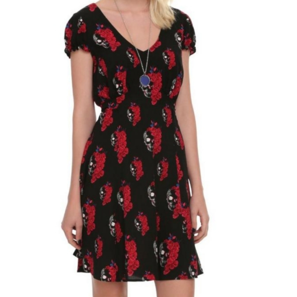 Royal Bones By Daang Goodman Skulls and Flowers Dress Size Small